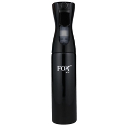 Ciągła i delikatna mikromgiełka wodna, którą generuje rozpylacz fryzjerski FOX Mist czarny.
