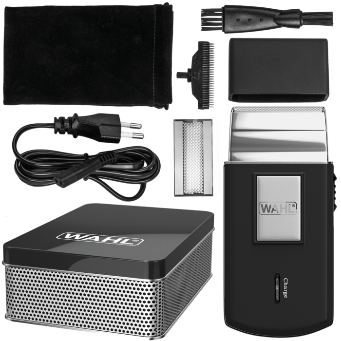 Bogaty zestaw podróżny Wahl Travel Shaver w eleganckim metalowym pudełku.