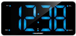 Biały radiobudzik Blaupunkt CR15WH z dużym, czytelnym wyświetlaczem cyfrowym.
