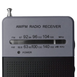 Przenośne radio kieszonkowe Blaupunkt PR3BK w kolorze czarnym z widoczną skalą częstotliwości.