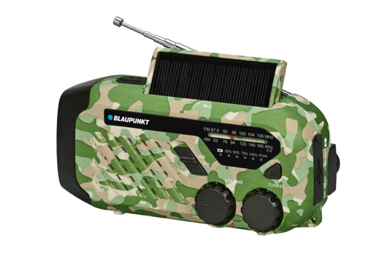 Funkcja powerbanku w radiu Blaupunkt ER10GC SURVIVAL umożliwiająca ładowanie telefonu.