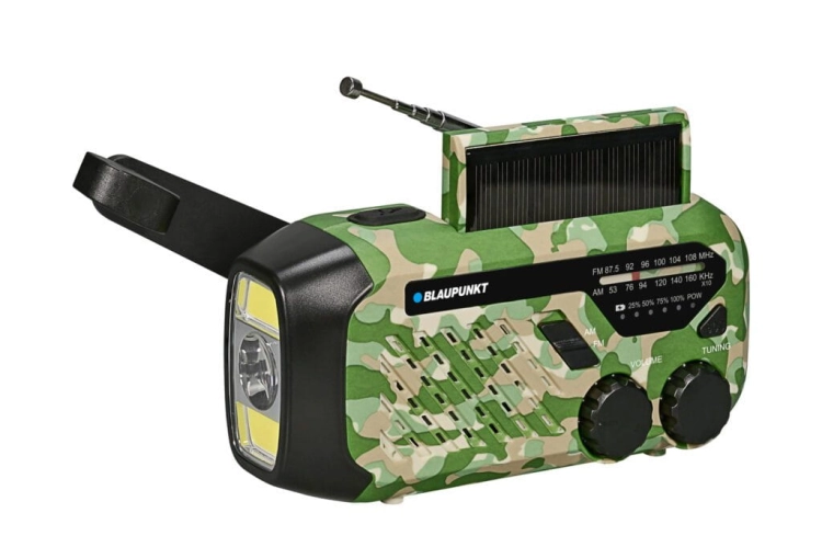 Panel słoneczny i korbka dynamo w radiu Blaupunkt ER10GC SURVIVAL do ładowania ręcznego.