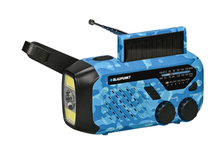 Panel słoneczny i korbka dynamo w radiu Blaupunkt ER10BC SURVIVAL do ładowania ręcznego.