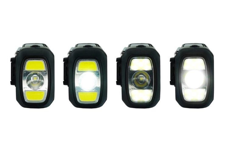 Mocna latarka LED zintegrowana z radiem survivalowym Blaupunkt ER10BC SURVIVAL.