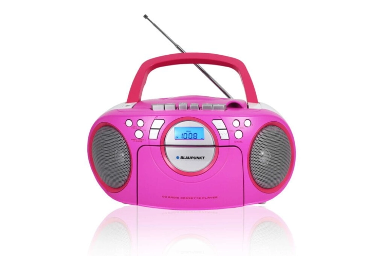 Panel sterowania z czytelnym wyświetlaczem LCD, w który wyposażono boombox Blaupunkt BB16PK.