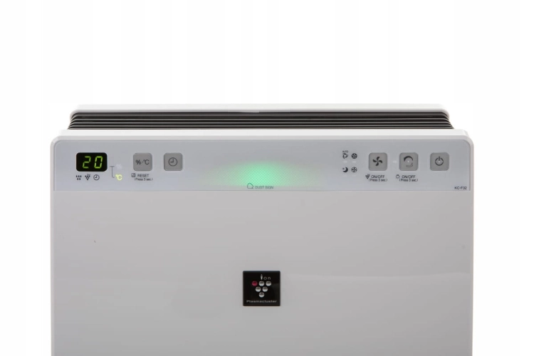Intuicyjny panel sterowania i wylot powietrza w oczyszczaczu Sharp KC-F32EU-W.
