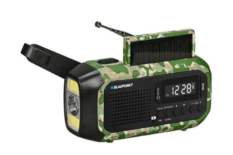 Potrójny system ładowania z panelem solarnym i dynamem w radiu Blaupunkt ER20GC.