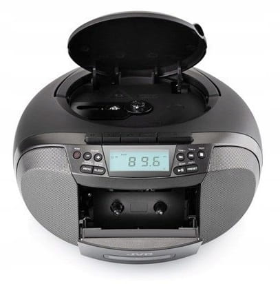 Górny napęd płyt kompaktowych oraz wysuwana antena radia FM w boomboxie JVC RC-E444B.
