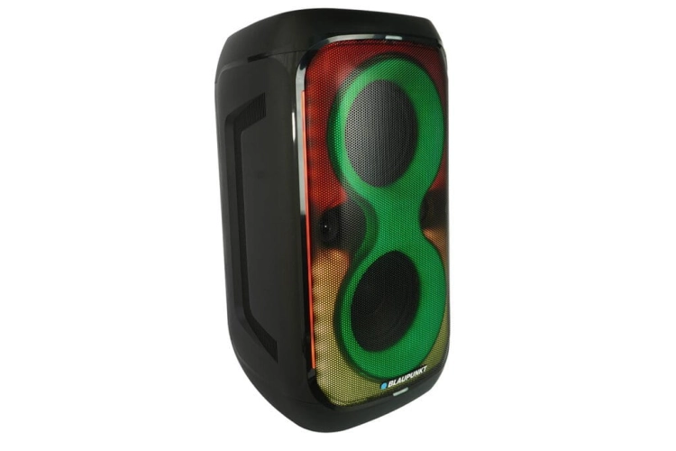 Zestaw nowoczesnych portów USB-C, wejść gitarowych i mikrofonowych w urządzeniu Blaupunkt PB60X.
