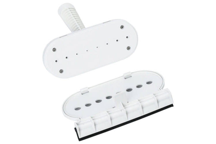 Ruchoma głowica czyszcząca z założoną nakładką z mikrofibry w modelu Blaupunkt STM601.