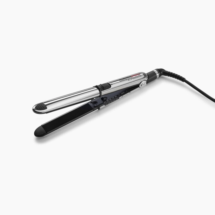 Wypukły, nagrzewający się korpus umożliwiający kręcenie loków za pomocą modelu BaByliss PRO Elipsis 3100.