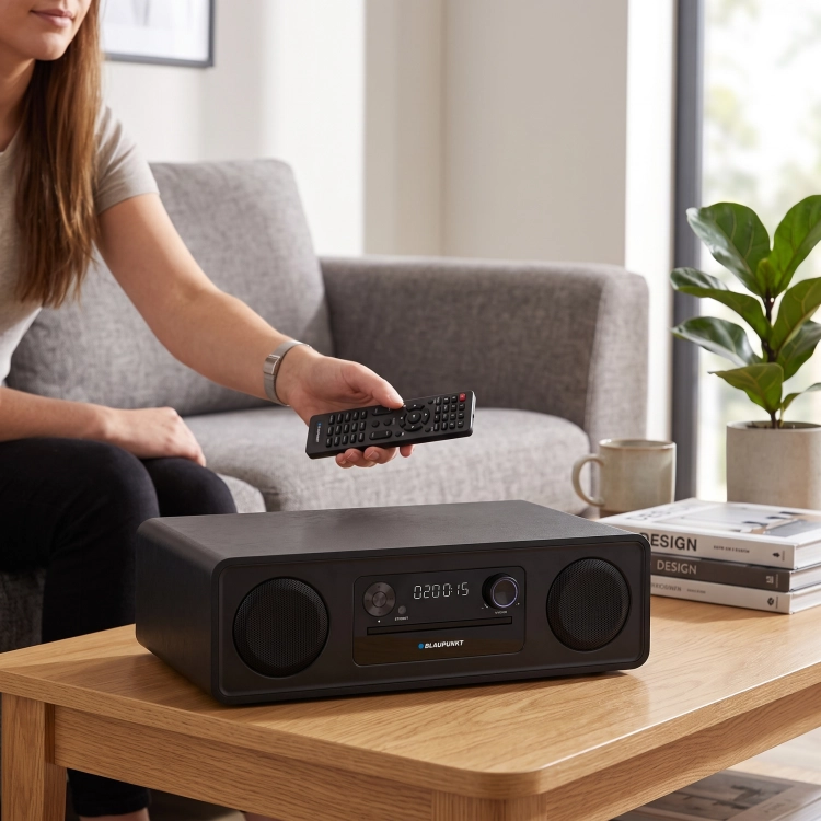 Port USB oraz wejście audio AUX na froncie jednostki centralnej z Yago24.pl.