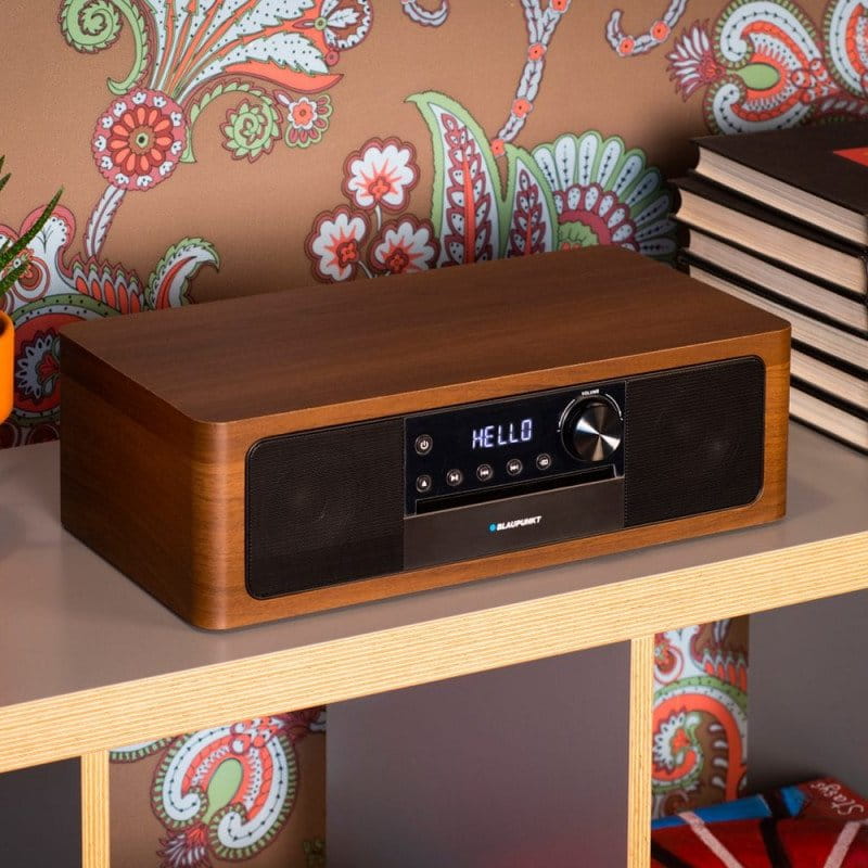 Intuicyjny pilot zdalnego sterowania dołączony do zestawu audio Blaupunkt MS22BT z Yago 24.pl.