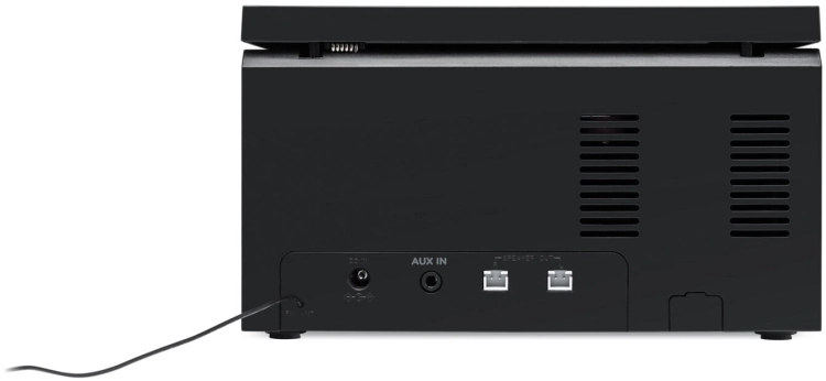 Zewnętrzne głośniki stereofoniczne zestawu JVC UX-E225B generujące moc 30 W.