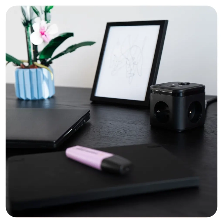 Kostka Zasilająca Huslog HUS1002 3xAC 2xUSB-C 1xUSB 20W QC